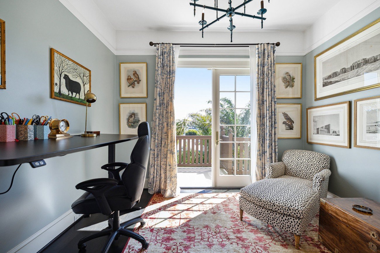 San Francisco office needing furniture replacement